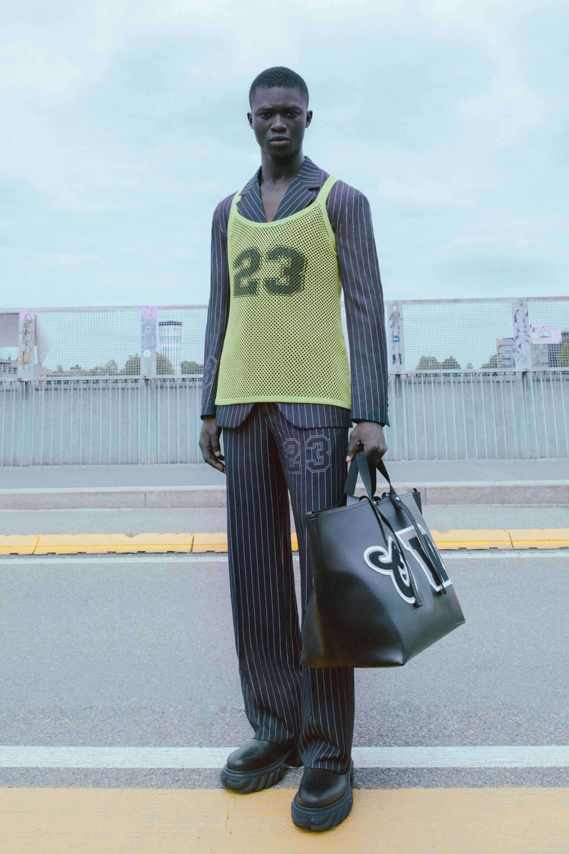 off-white - homecoming - 5163