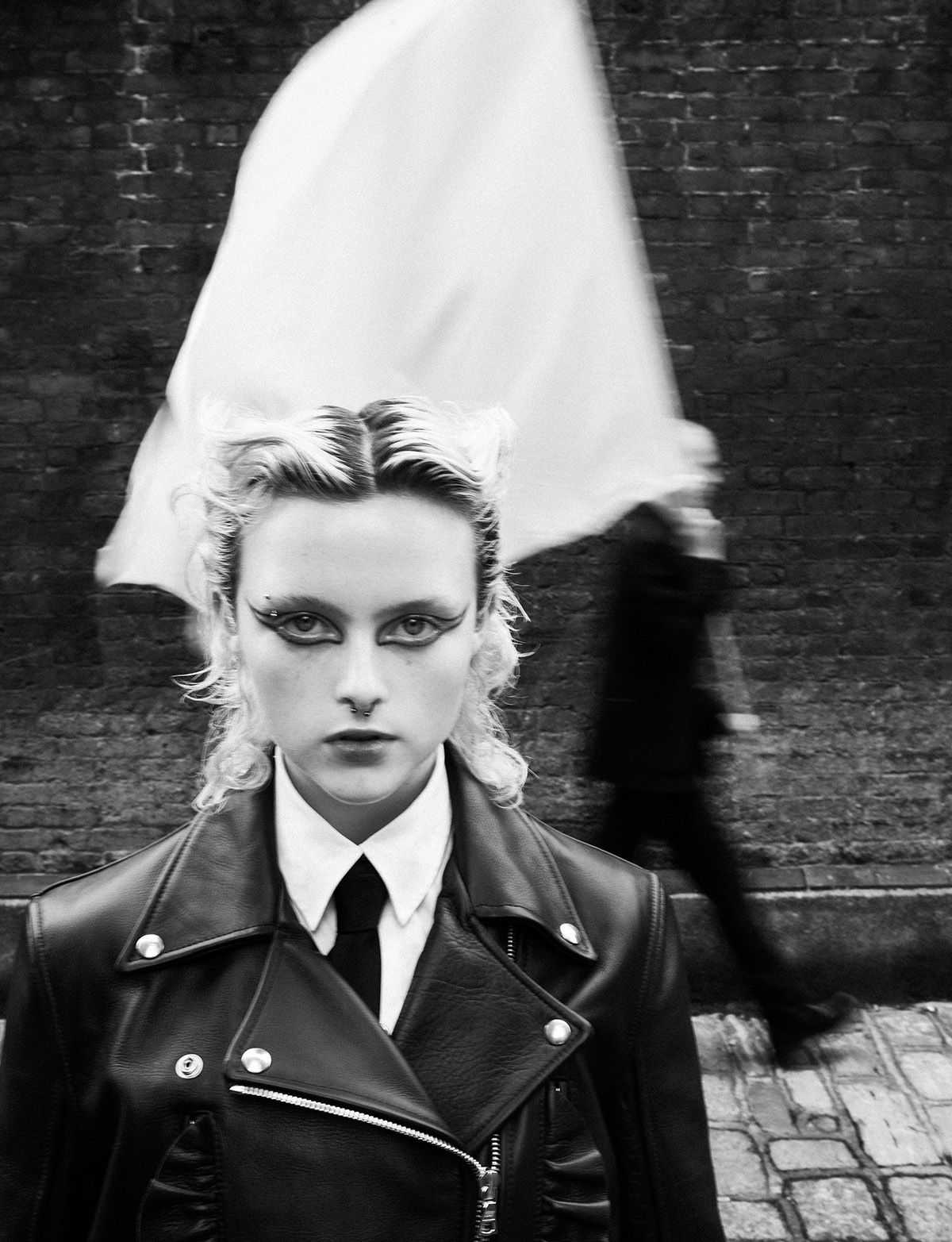 Dazed  - William Waterworth - 2068