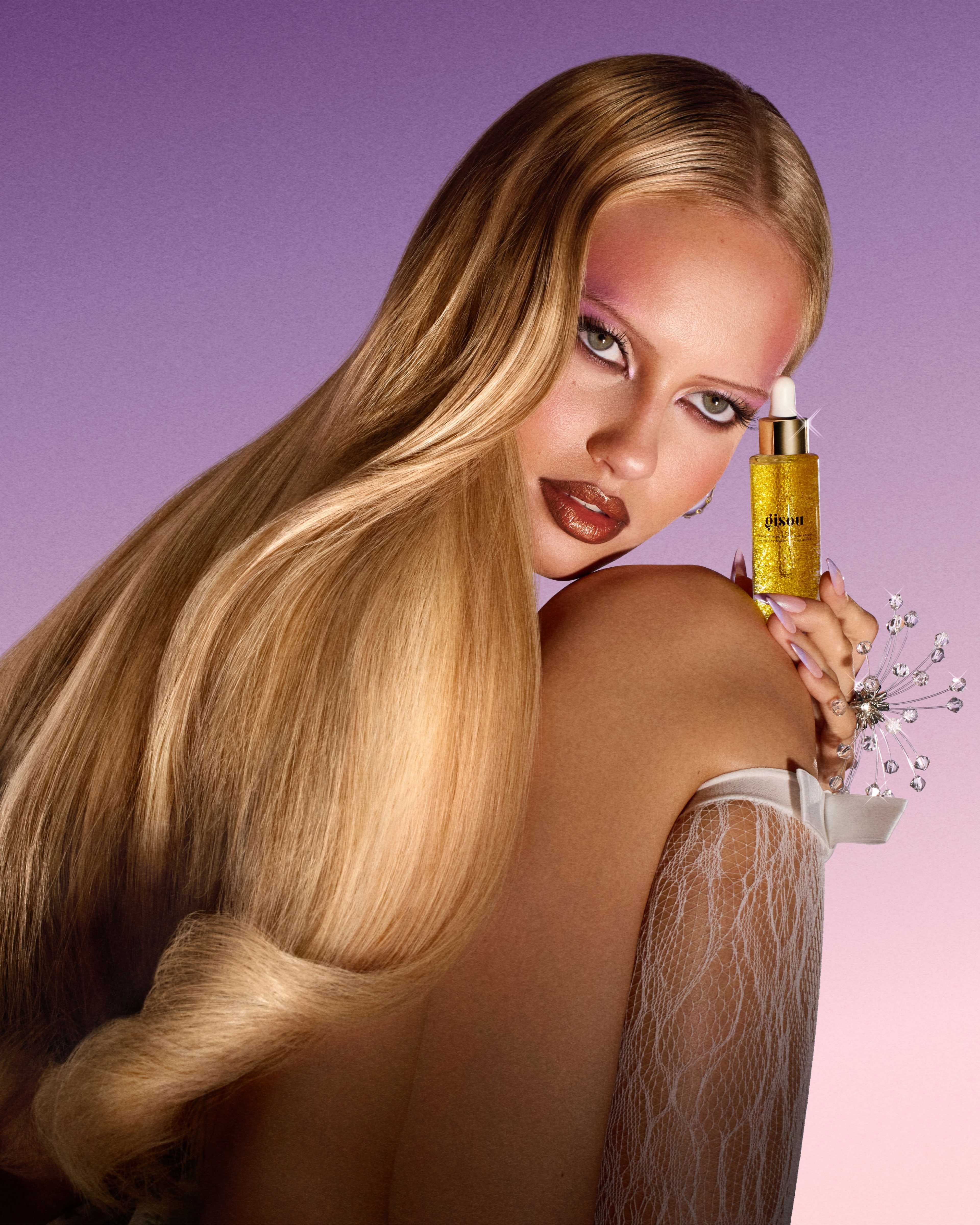 Gisou Holiday Campaign - Anna Clarenburg - 8274