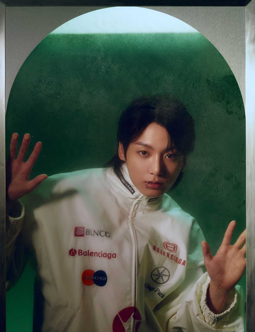 Dazed - Beyond Borders - 5440