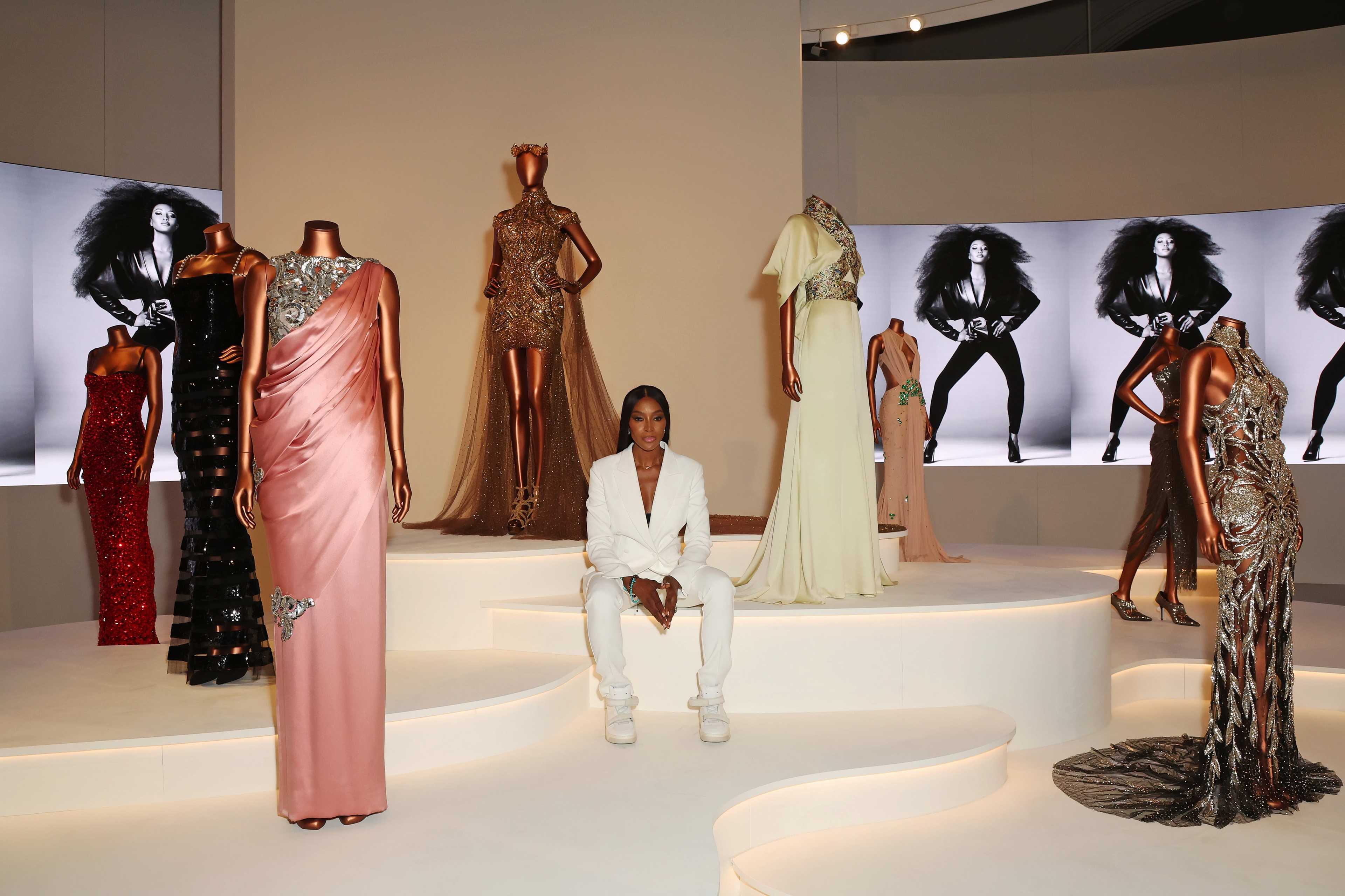 NAOMI: In Fashion - V&A - 7159