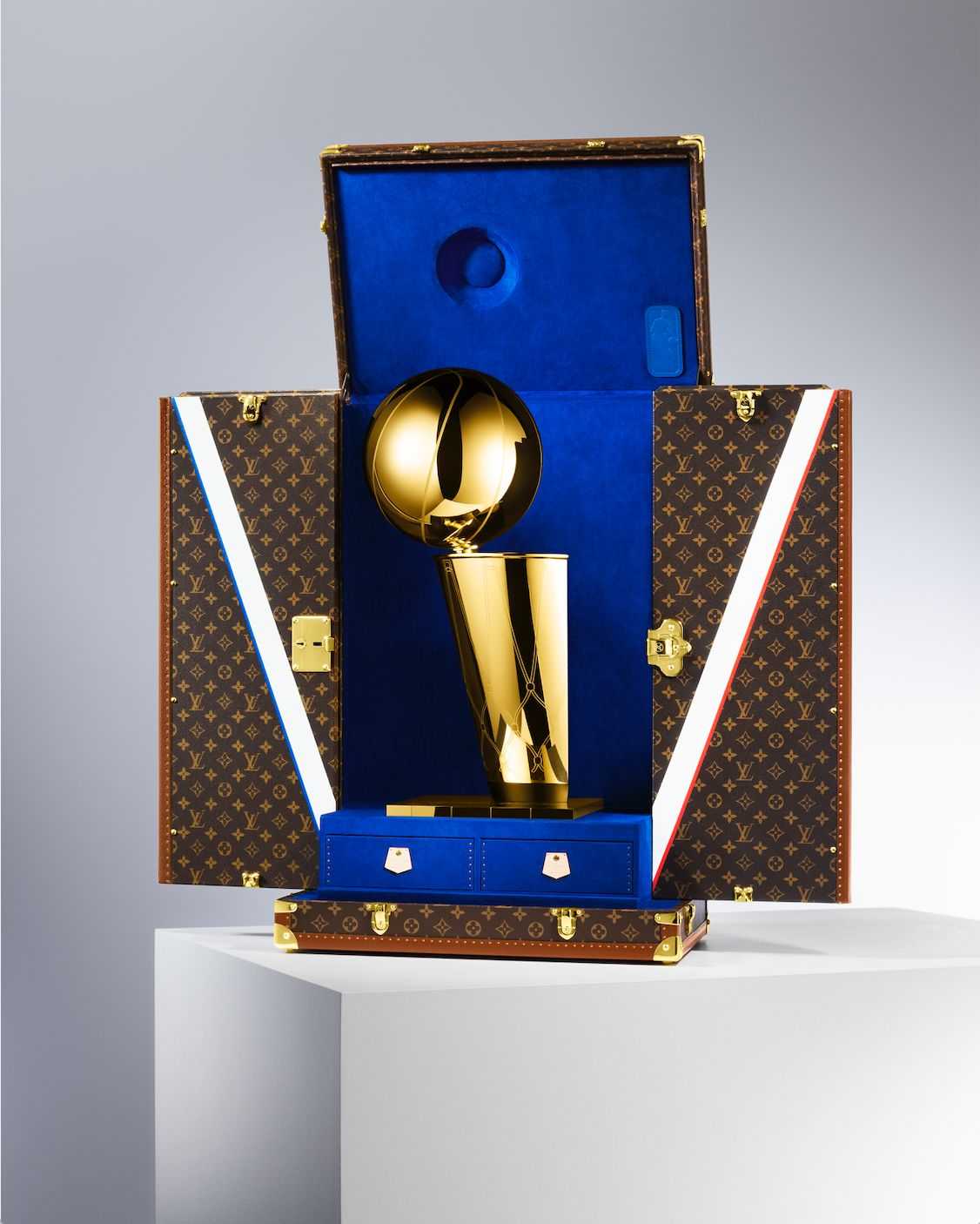 Louis Vuitton X NBA  - Arnaud Le Brazidec - 2568