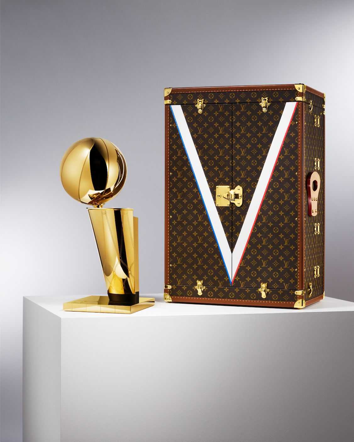 Louis Vuitton X NBA  - Arnaud Le Brazidec - 2569
