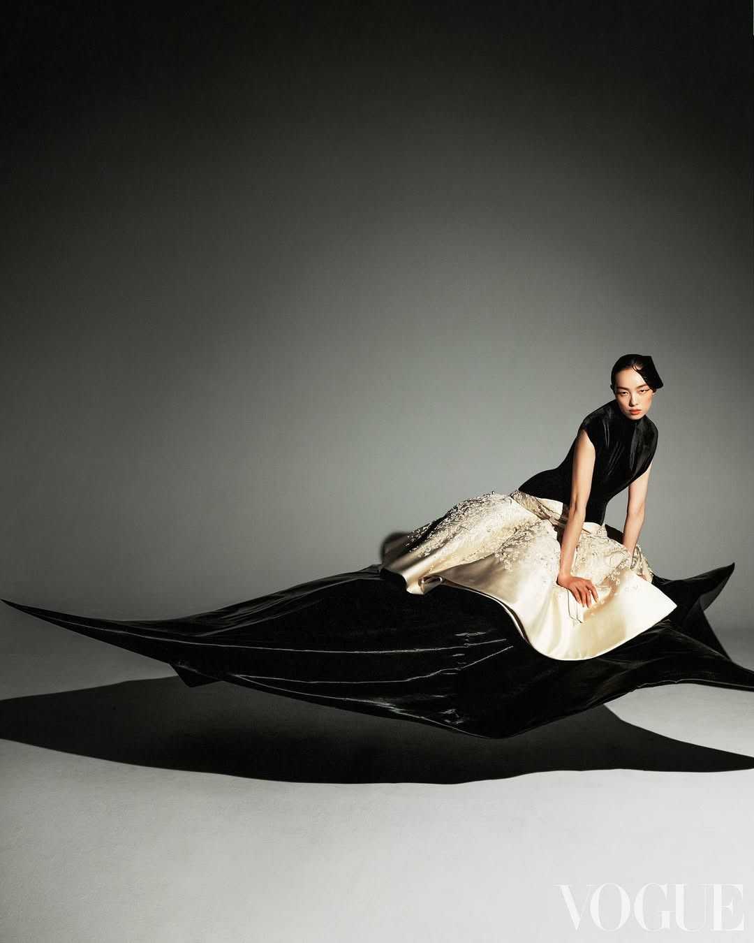 Vogue China May Issue⁠ - Zhong Lin - 9105