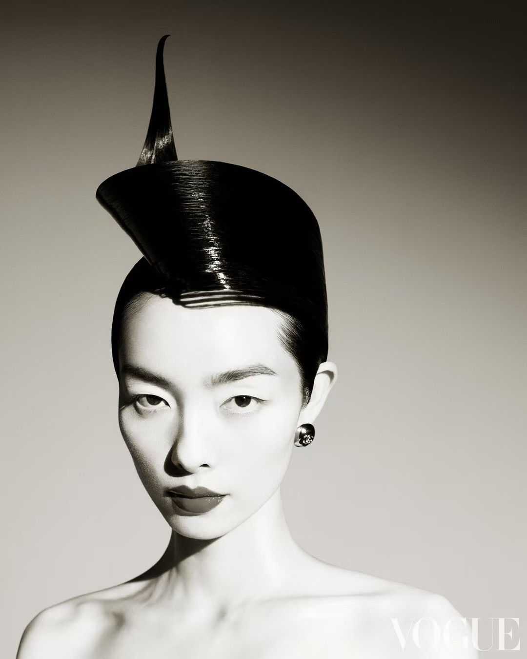 Vogue China May Issue⁠ - Zhong Lin - 9106