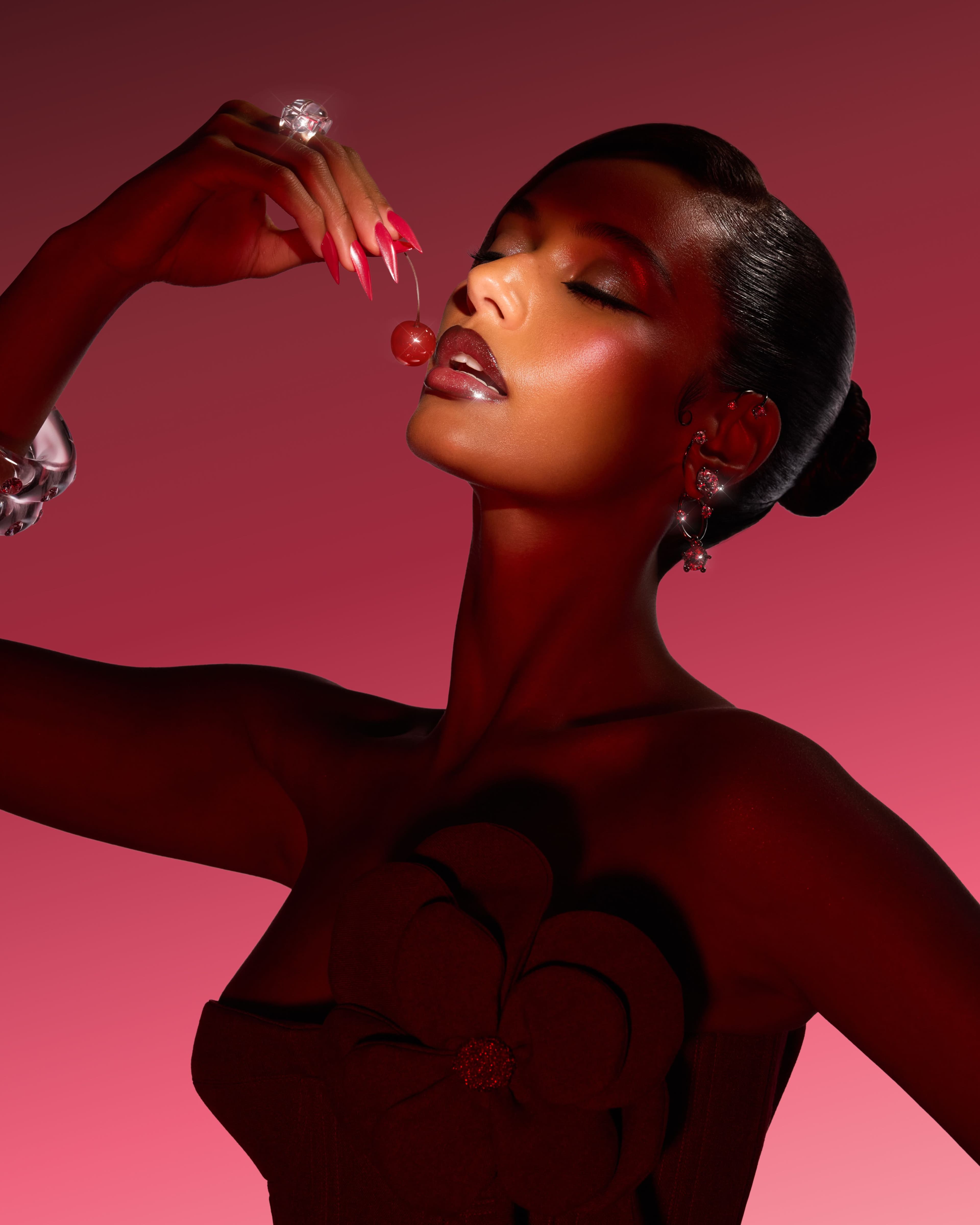 Gisou Holiday Campaign - Anna Clarenburg