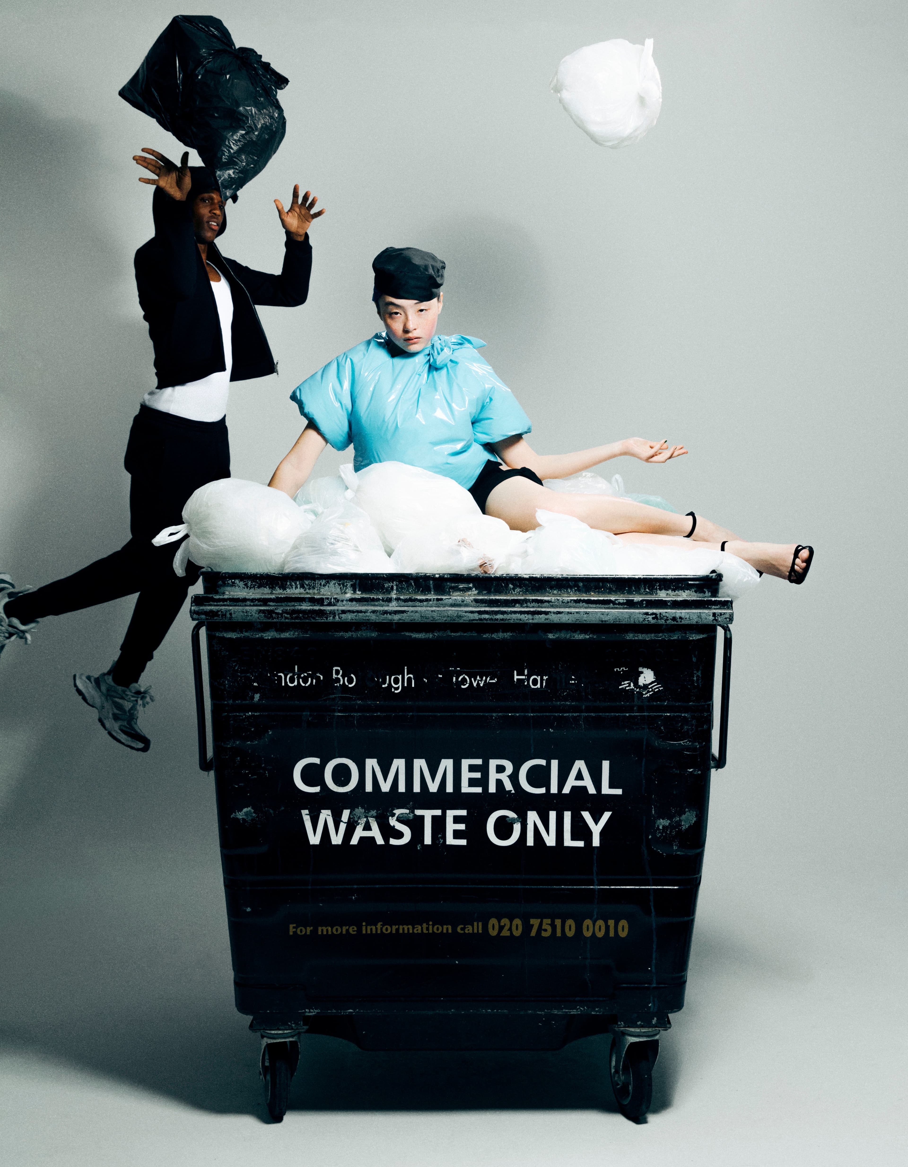 L'Officiel Hommes - Kitchen stunts