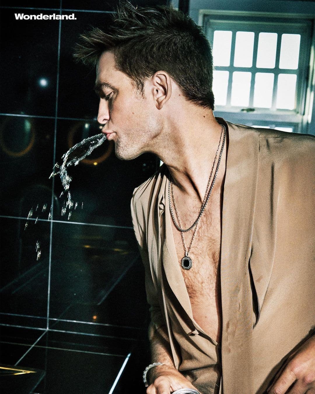 Wonderland Robert Pattinson  - Ellen Von Unwerth