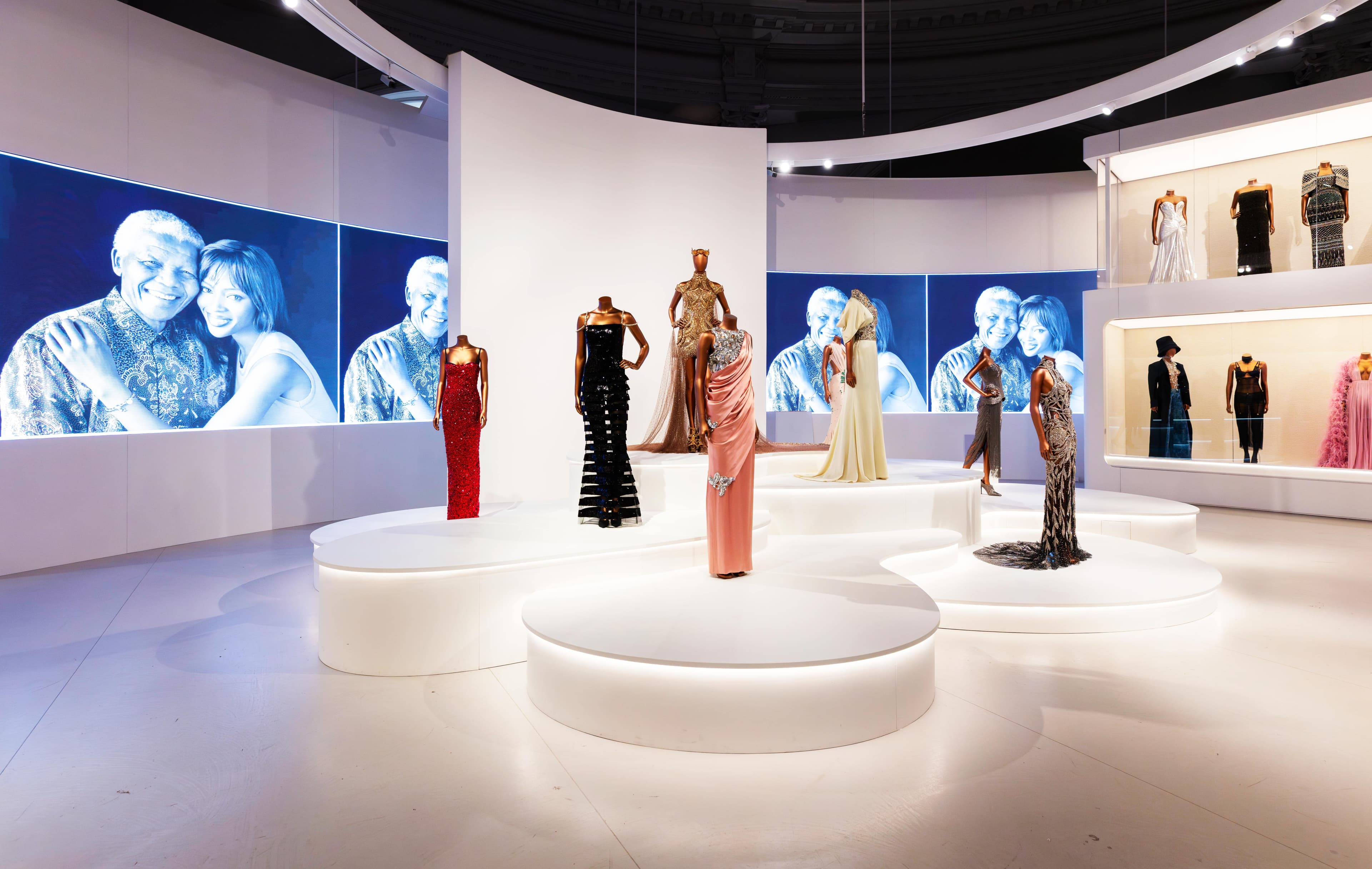 Naomi in Fashion - Victoria and Albert Museum