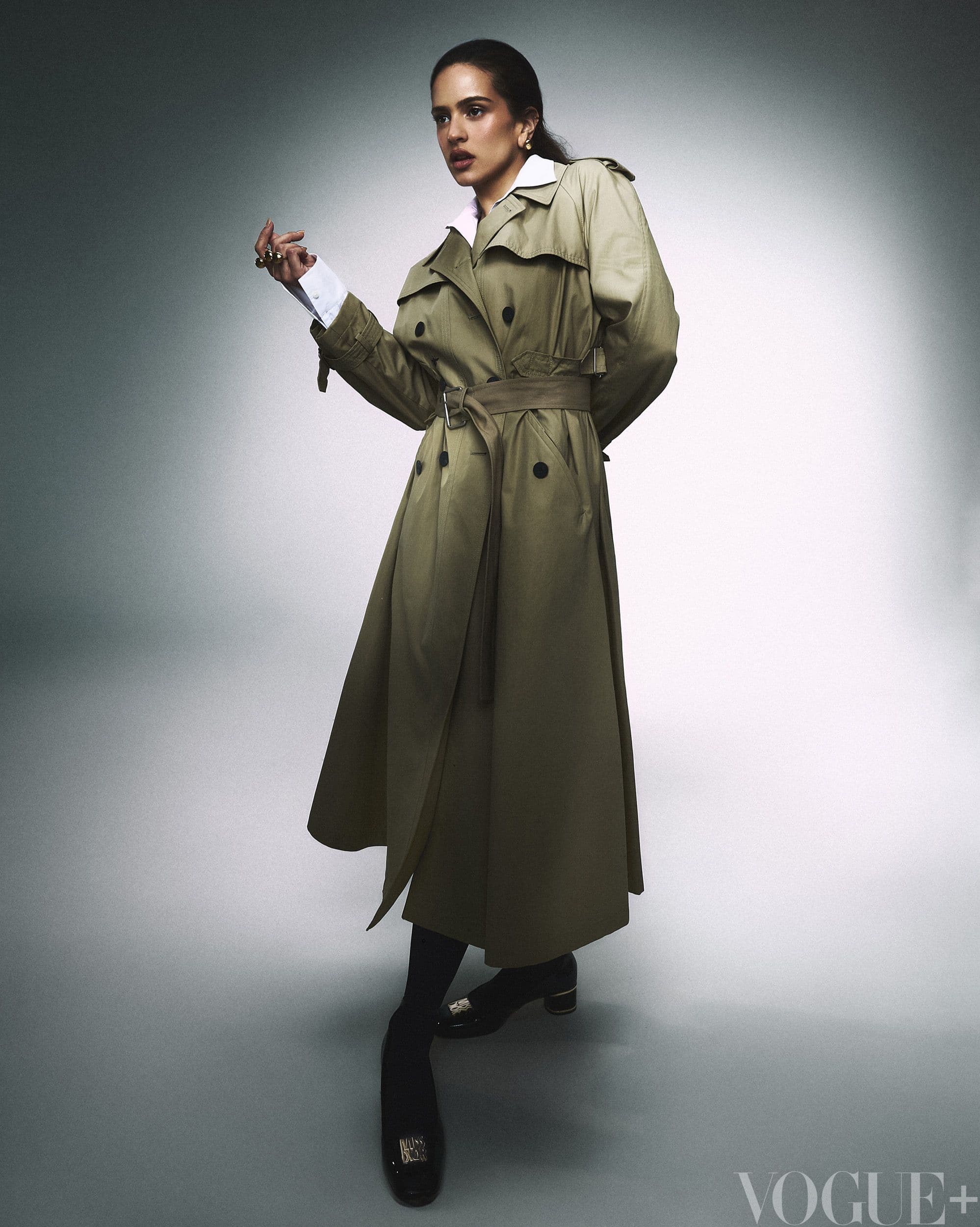 Vogue Plus - James Bee