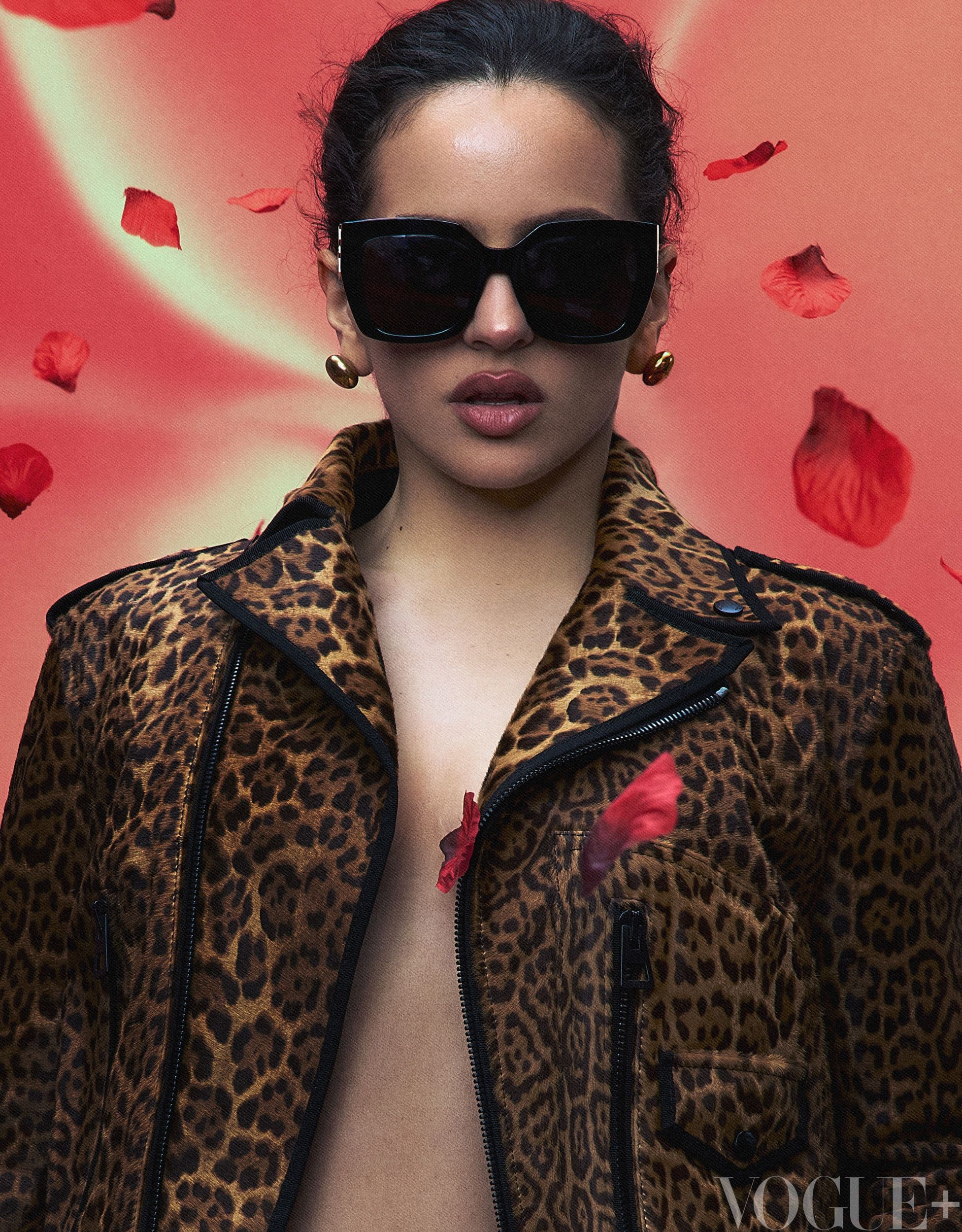 Vogue Plus - James Bee