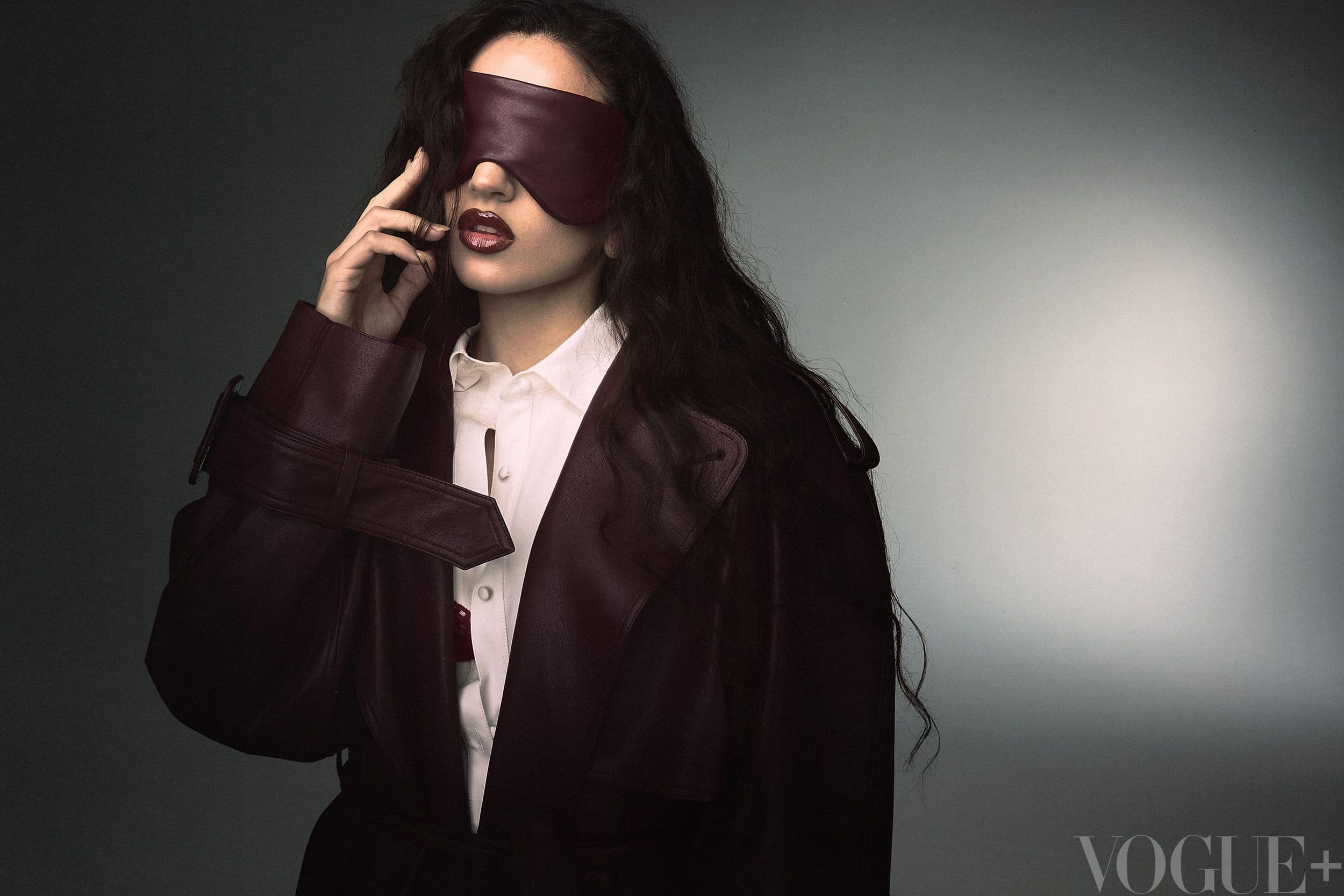 Vogue Plus - James Bee