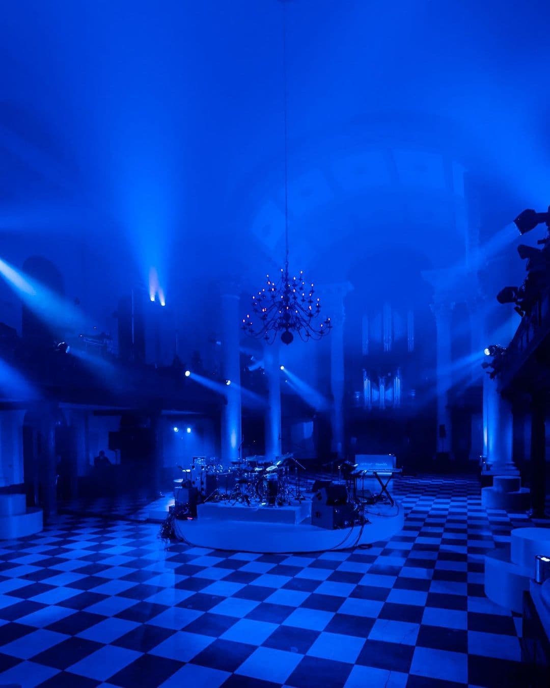 Imaginary Club - Off-White