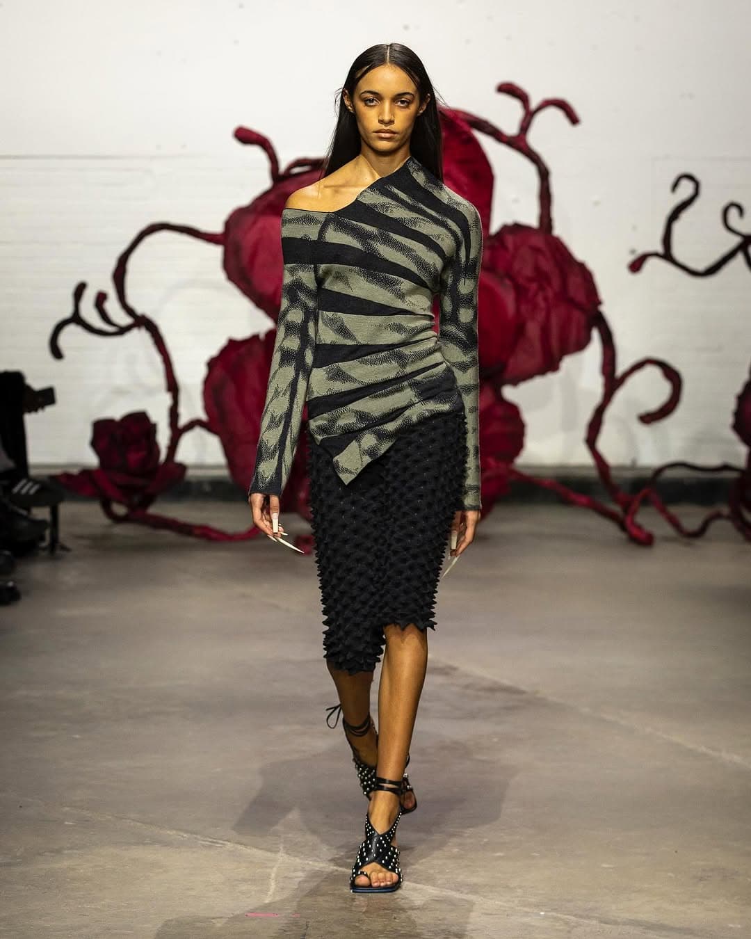 Chet Lo AW25 Show - Lydia Chan